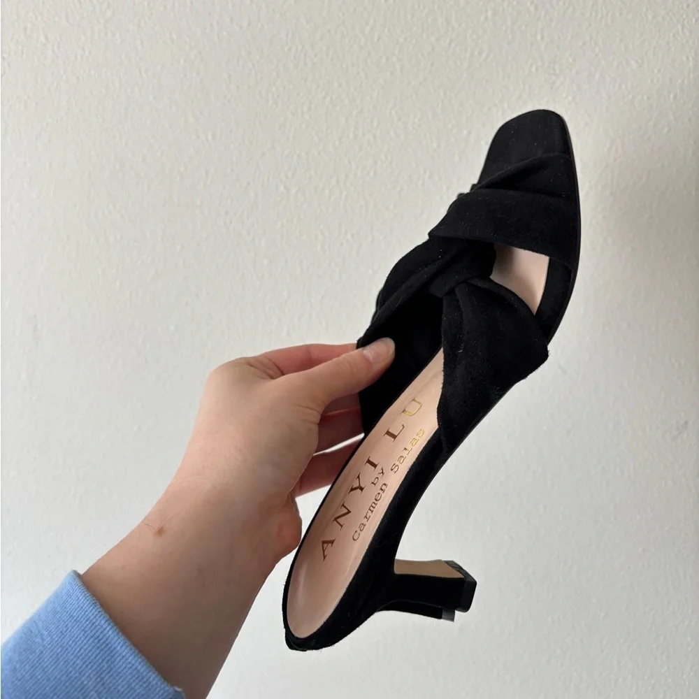 NEW Anyi Lu Alicante Kitty Black Suede Knot Kitten Heeled Sandals Size 40 / 9
